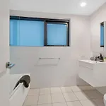 Apartment South Bank Stunner! ~ 3 Bed/2 Bath/1car/views Brisbane