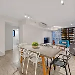 South Bank Stunner! ~ 3 Bed/2 Bath/1car/views Apartment *