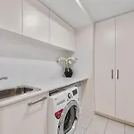 South Bank Stunner! ~ 3 Bed/2 Bath/1car/views *