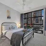 South Bank Stunner! ~ 3 Bed/2 Bath/1car/views