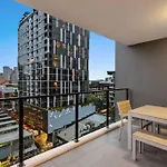 South Bank Stunner! ~ 3 Bed/2 Bath/1car/views * Brisbane