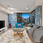 South Bank Stunner! ~ 3 Bed/2 Bath/1car/views Apartment