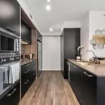 South Bank Styling! ~ 1bed, 1bath, 1car, Balcony