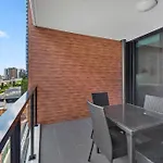 South Bank Styling! ~ 1Bed, 1Bath, 1Car, Balcony