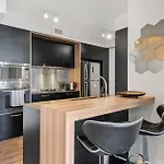 South Bank Styling! ~ 1bed, 1bath, 1car, Balcony * Brisbane