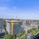 Apartment South Bank Styling! ~ 1bed, 1bath, 1car, Balcony *