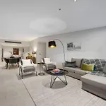 Apartment Skyhigh Style ~ 2bed/2bath/1car/views! ~ Cbd Brisbane