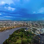 Skyhigh Style ~ 2bed/2bath/1car/views! ~ Cbd Brisbane