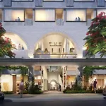 2 Seconds To…Everything! 1Bed/1Bath/1Car/Cbd Views