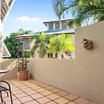 Quiet & Spacious! 1Bed/1Bath/Study/1Car~ Teneriffe