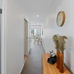 Peaceful One Bedroom Residence With Parking