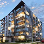 Peaceful With Parking Apartment