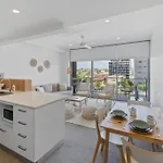 Peaceful With Parking Apartment