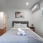 3Br15Ba House W Parking Close To Eastwood Beach M8