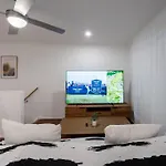 3br15ba House W Parking Close To Eastwood M8 Holiday home Brisbane
