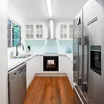 3br15ba House W Parking Close To Eastwood M8 * Brisbane