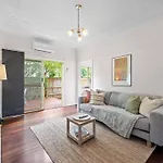 Quiet & Bright Art Deco By New Farm Park *