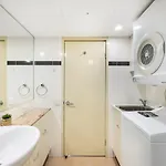 Good Value Convenient 2br * Brisbane