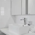 Holiday home 54q Abnb-style Opposite Lush Park Playground, Portside 2br Fpkg *