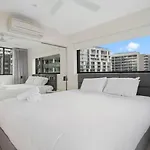 54q Abnb-style Opposite Lush Park Playground, Portside 2br Fpkg Holiday home Brisbane