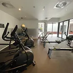 Views And Vibes - Free Parking - Great Location!
