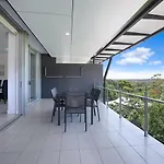 Treetop Horizons - Experience Red Hills Local Vibe