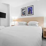 Cityscape Charm - Comfort In The City