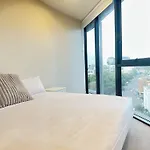 Riverside Story Retreat At Queen Street