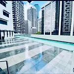 Brisbane Break Panoramic River Views Free Parking