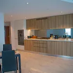 2 Bed 2 Bath Apartment In Cbd With Car Park