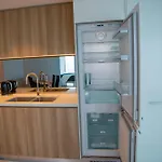 2 Bed 2 Bath In Cbd With Car Park