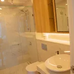 Apartment 2 Bed 2 Bath In Cbd With Car Park