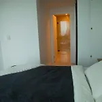Apartment 2 Bed 2 Bath In Cbd With Car Park