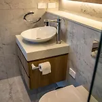 2 Bed 2 Bath In Cbd With Car Park *