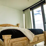 Apartment 2 Bed 2 Bath In Cbd With Car Park Brisbane