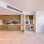 2 Bed 2 Bath In Cbd With Car Park Apartment