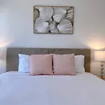Southbank Serenity Kingbed Apt At Culture Center