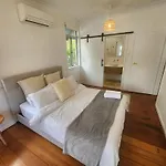 Classic Queenslander With Pool & Yard Holiday home
