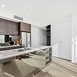 Apartment Luxury 2 Bedroom 2 Bathroom In The Heart Of South Brisbane