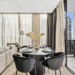 Luxury 2 Bedroom 2 Bathroom In The Heart Of South *