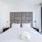 South Bank Central 1 Bedroom Apartment With Parking