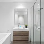 Apartment Newstead Modern 2-storey - Q *