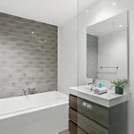 Newstead Modern 2-storey - Q *
