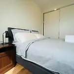 Apartment Modern 2 Bedrooms House Close To Qeii Hospital & Grifith Uni *