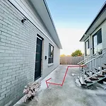 Apartment Modern 2 Bedrooms House Close To Qeii Hospital & Grifith Uni
