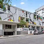 Central & Stylish! 1Bed/1Bath/1Car ~ 5 Mins To Cbd