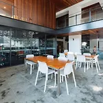 Great Value 2Br Apt W Pool Carpark Wifi South Bne