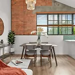 Historic Warehouse In New Farm *
