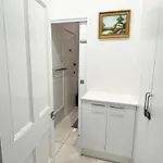 Guest house 26 Gladstone Rd Highgate Hill Brisbane