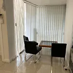 Guest house 26 Gladstone Rd Highgate Hill Brisbane